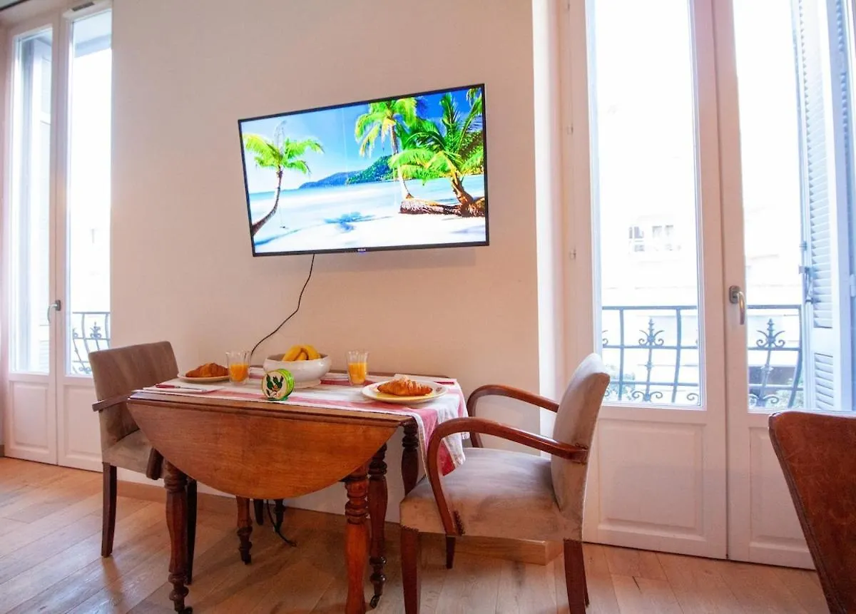 Stylish & Spacious 2-Bed Duplex In Cannes